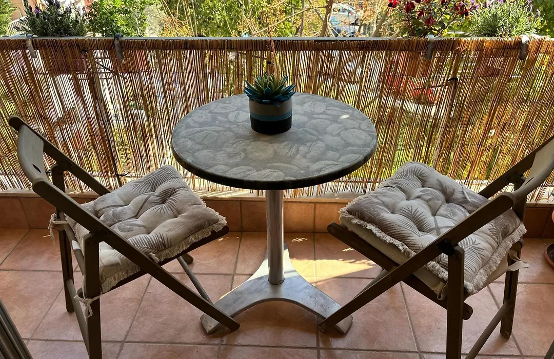 Nirvana Apartment Quiet Stay With Free Parking & Airport Access-1